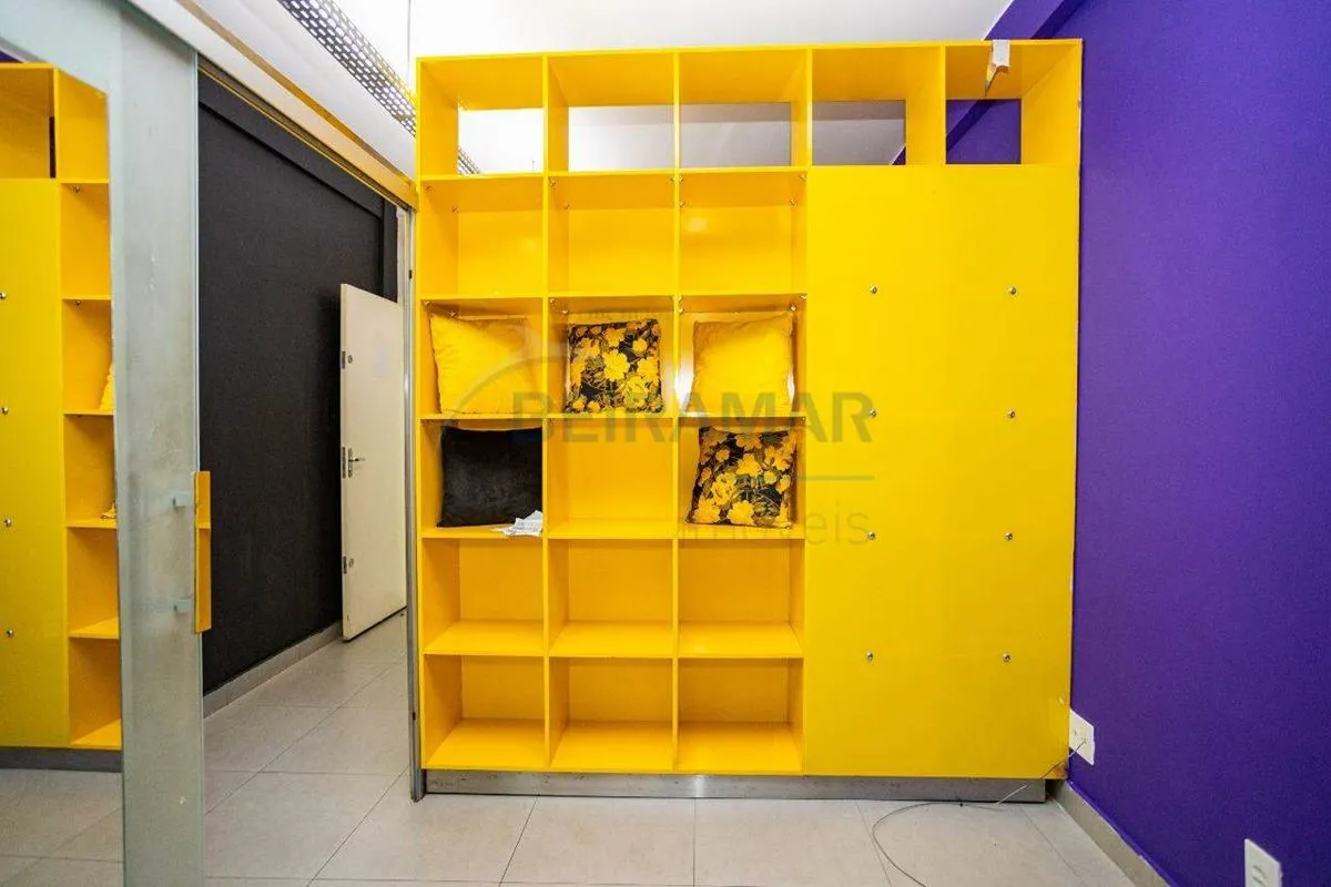 Excelente oportunidade para quem busca um espaço comercial pronto para uso, em l...