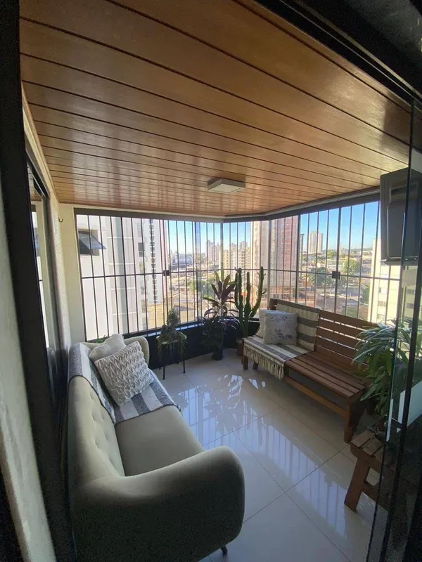 Imagine viver em um apartamento onde espaço, conforto e localização se unem para...