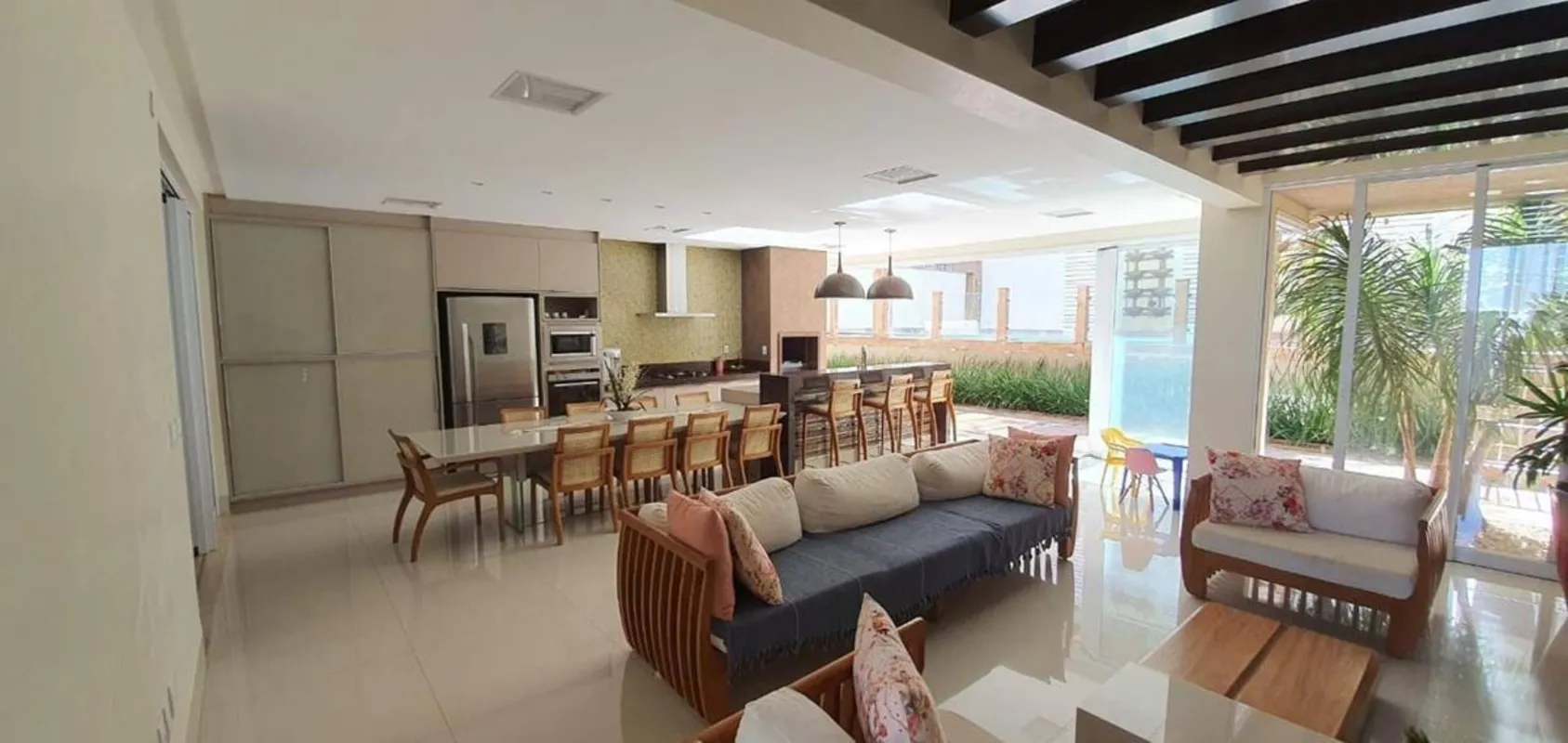 SOBRADO 370 m2Lote de 463,28PISO SUPERIOR3 suites plenas, sala de TV e mini-copa...