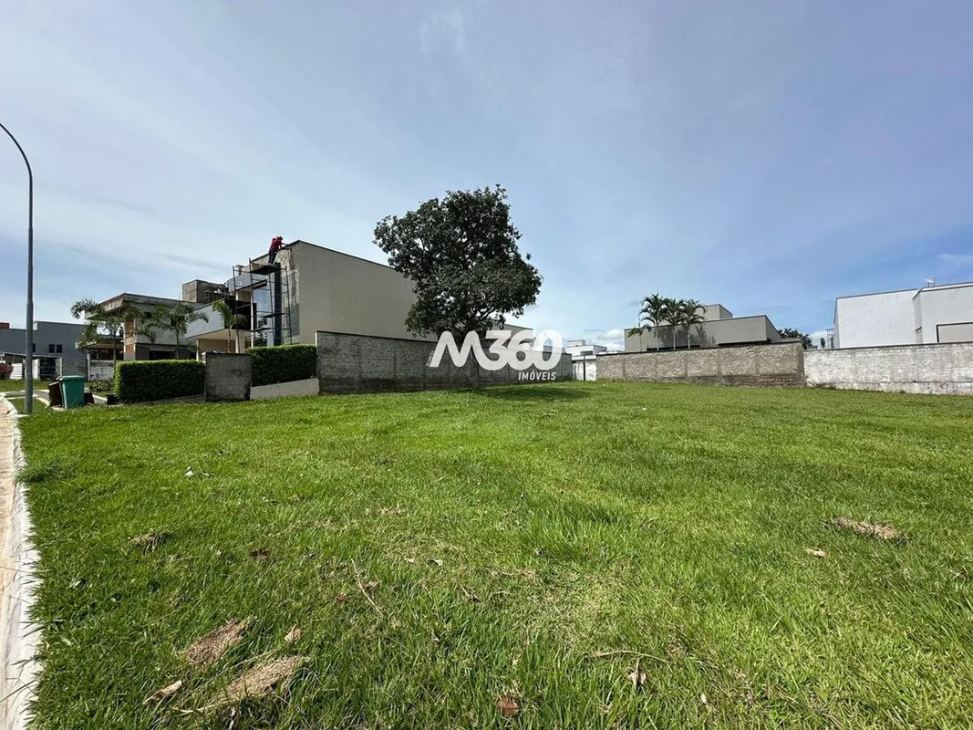 Lote de 423 m² quitado pronto para construir no Portal do Sol Green - Quitado, e...