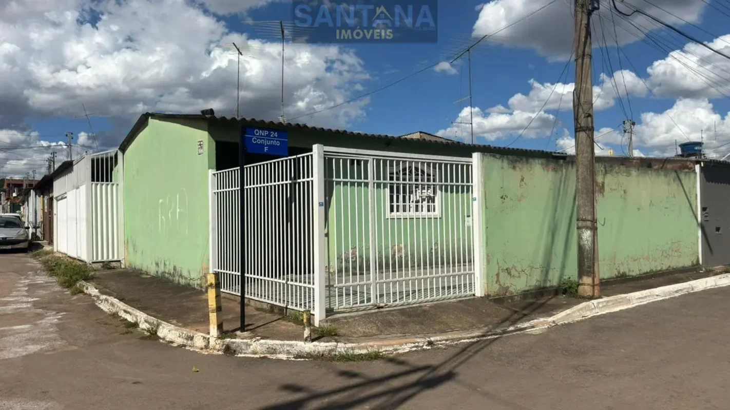 Santana Imoveis Vende Casa de esquina na QNP 24 DO PSUL sendo duas casas no lote...
