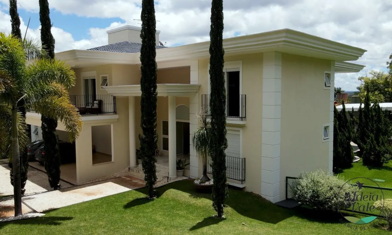 SOBRADO ESPETACULAR MOBILIADO ESTILO NEOCLÁSSICO.Imponente sobrado estilo neoclá...