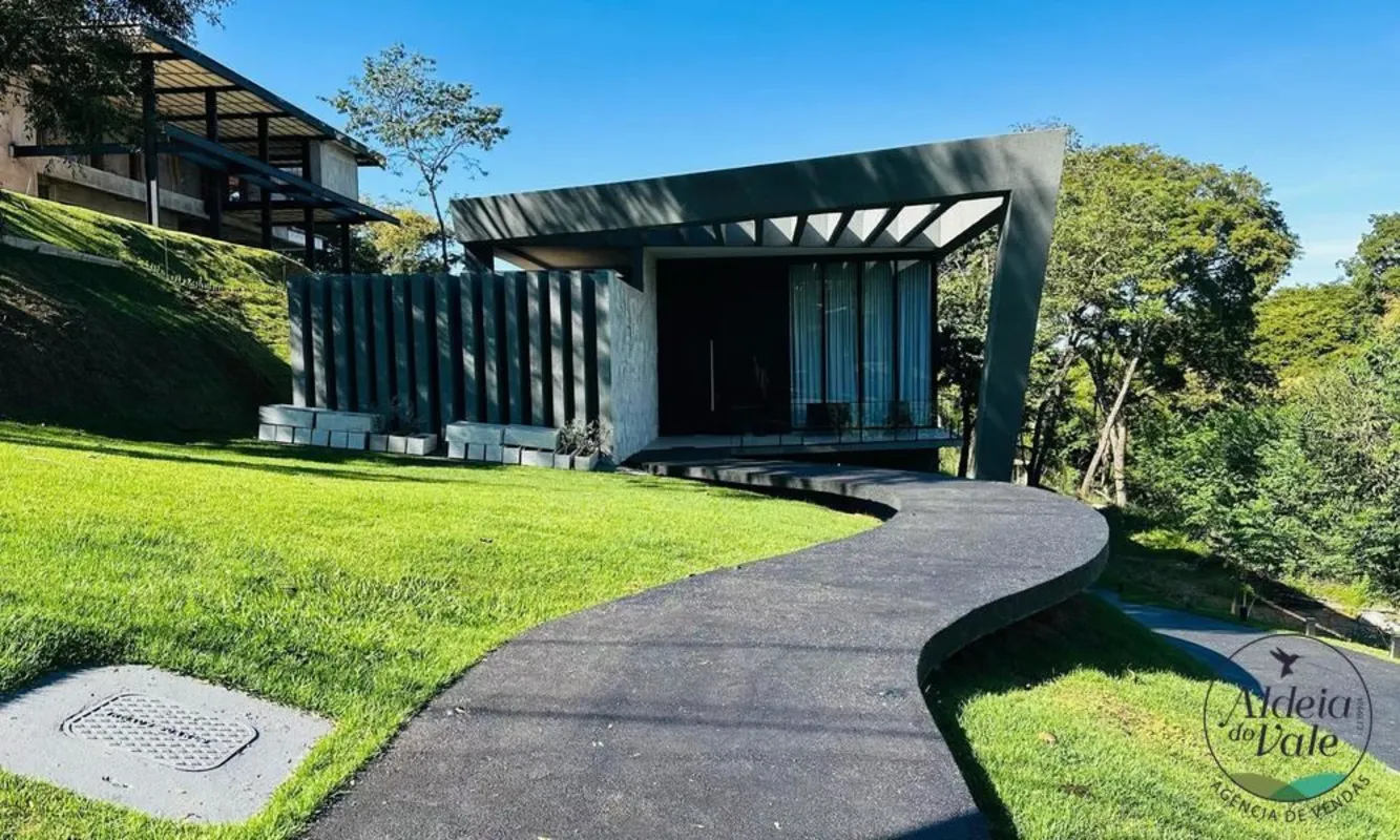 CASA NOVA E MODERNA NO ALDEIA DO VALE.Sala estar, integração com jantar, TV, lav...