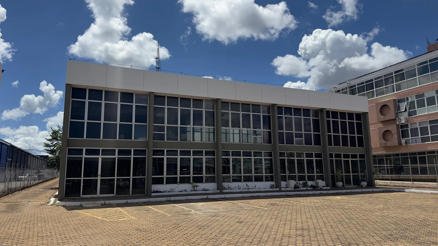 BBSvende. Aluga Galpão no SIA trecho 4, com localização estratégica para logísti...