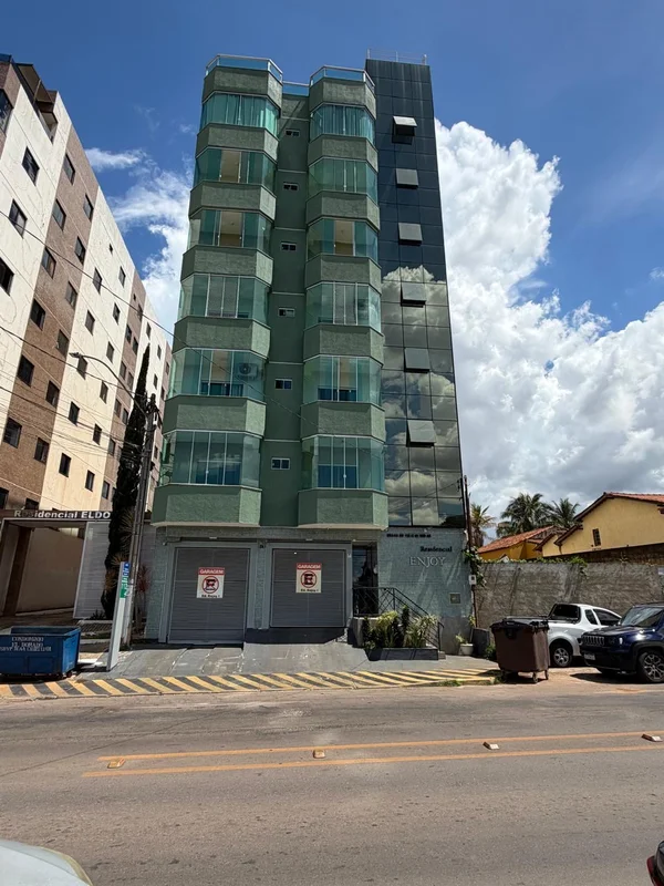  Residencial Enjoy, localizado na Rua 4, no coração de Vicente Pires, DF. Este a...