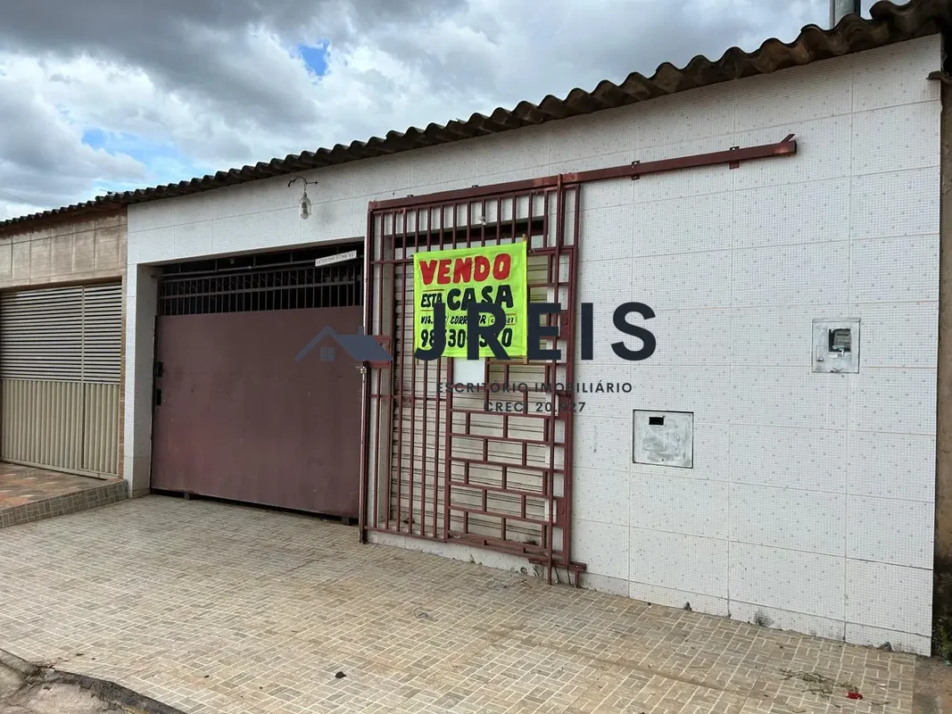 JREIS ESCRITÓRIO IMOBILIÁRIOCasa sendo:* 2 quartos;* Cozinha gourmet; * Sala;* C...