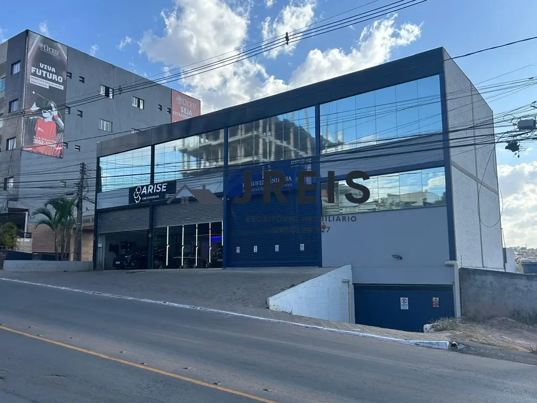 JREIS ESCRITÓRIO IMOBILIÁRIOImóvel localizado na Rua Sete, próximo ao Ultrabox.-...