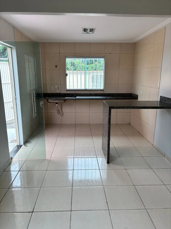 Imagine morar em um apartamento de 2 quartos bem localizado na Quadra QR 34, no ...