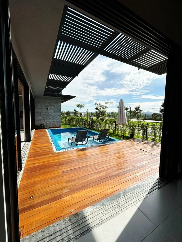 Casa Térrea de Alto Padrão – Jardins França Venda: R$ 4.000.000,00Localizada em ...