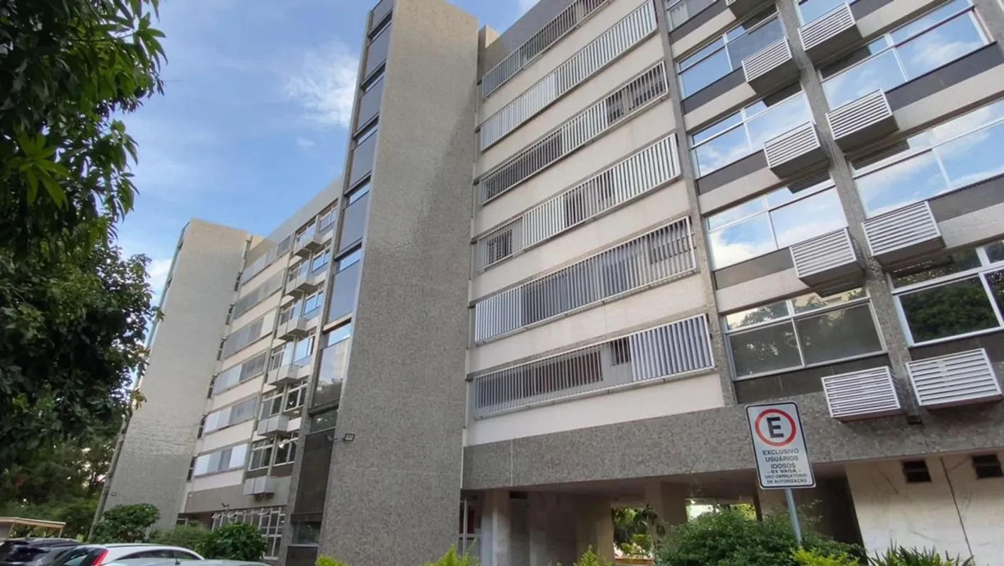 APARTAMENTO GRANDE:- SALA;- 3 QUARTOS (1 SUÍTE);- BANHEIRO SOCIAL;- COZINHA;- ÁR...