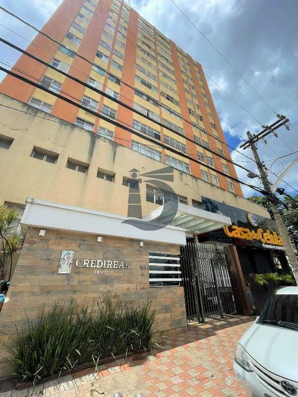 Apartamento Mobiliado no 1º Andar com aprox. 80m² distribuídos em: 03 Quartos co...