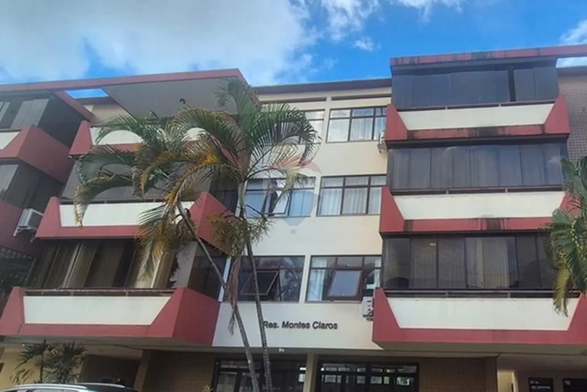 CONFORTO, ESPAÇO E ÓTIMA LOCALIZAÇÃO!Se você procura um apartamento amplo, bem v...