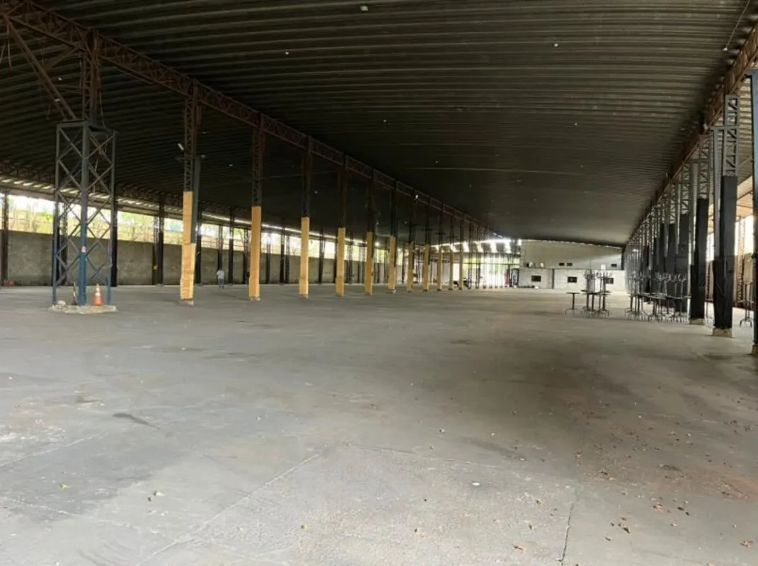 Aluguel de galpão comercial, perfeita para logística, armazenamento ou atividade...