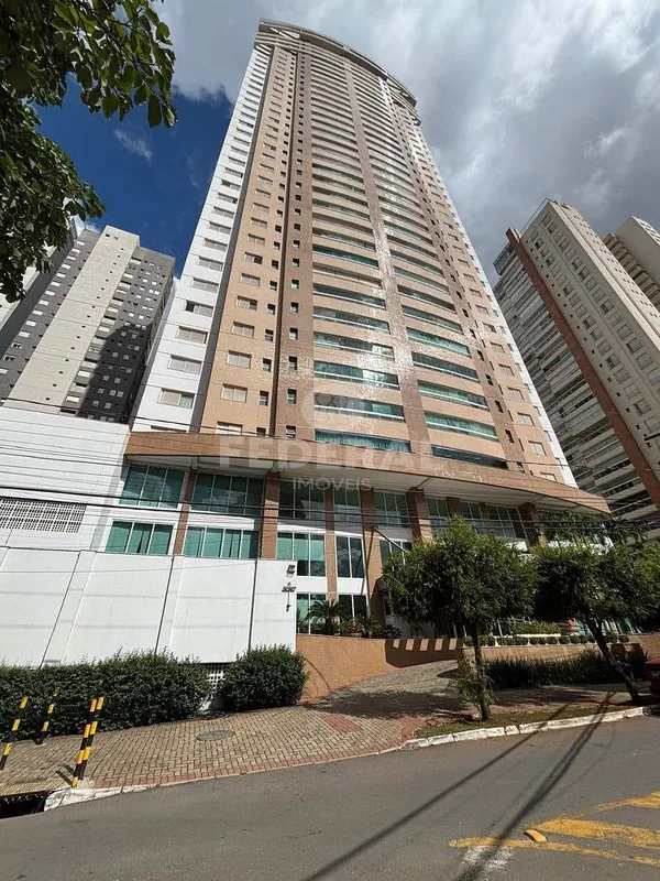 Este apartamento padrão de 3 suítes está localizado no Jardim Goiás, bairro nobr...