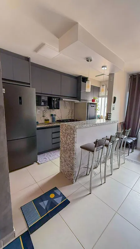 Apartamento de 54m², com 02 quartos, localizado em andar alto, proporcionando ex...