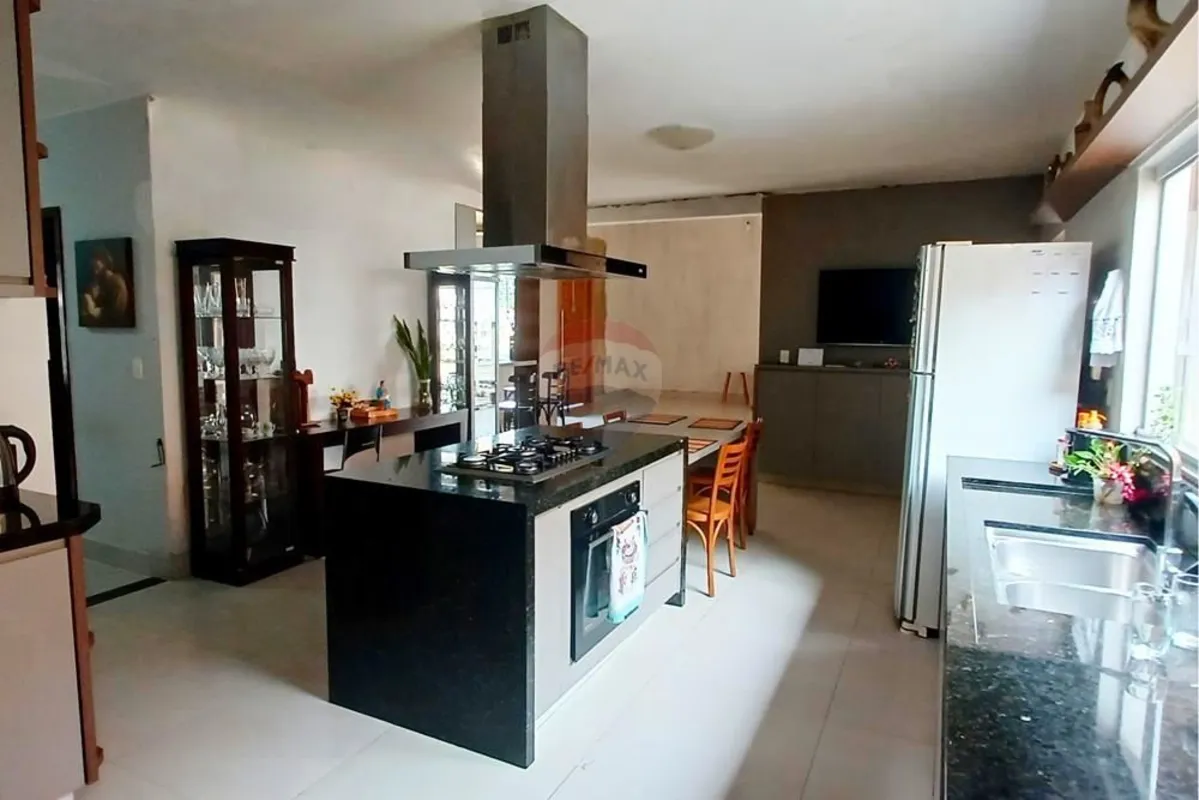 Destaques do imóvel:Imóvel residencial em condomínio (Residencial Vedana)Casa am...