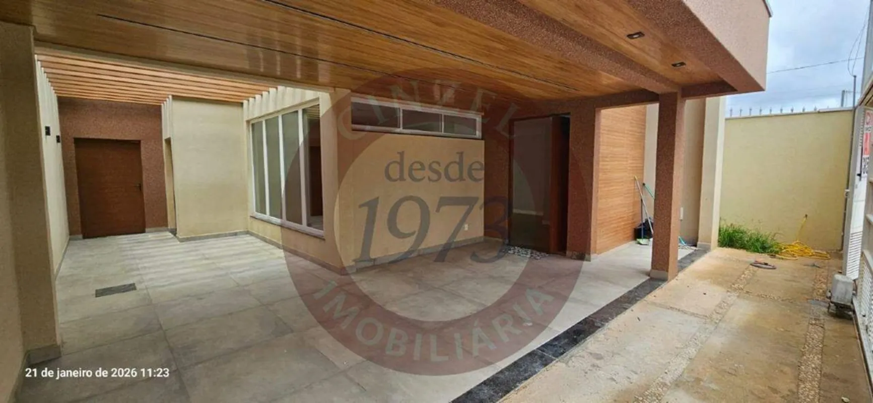 CINZEL IMOBILIÁRIA A MAIS DE 50 ANOS NO MERCADO, ALUGA CASA DE FRENTE EM TAGUATI...