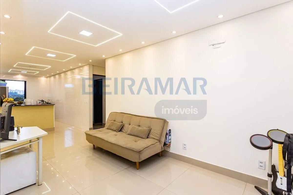 Excelente oportunidade para quem busca um imóvel espaçoso, bem iluminado e com f...