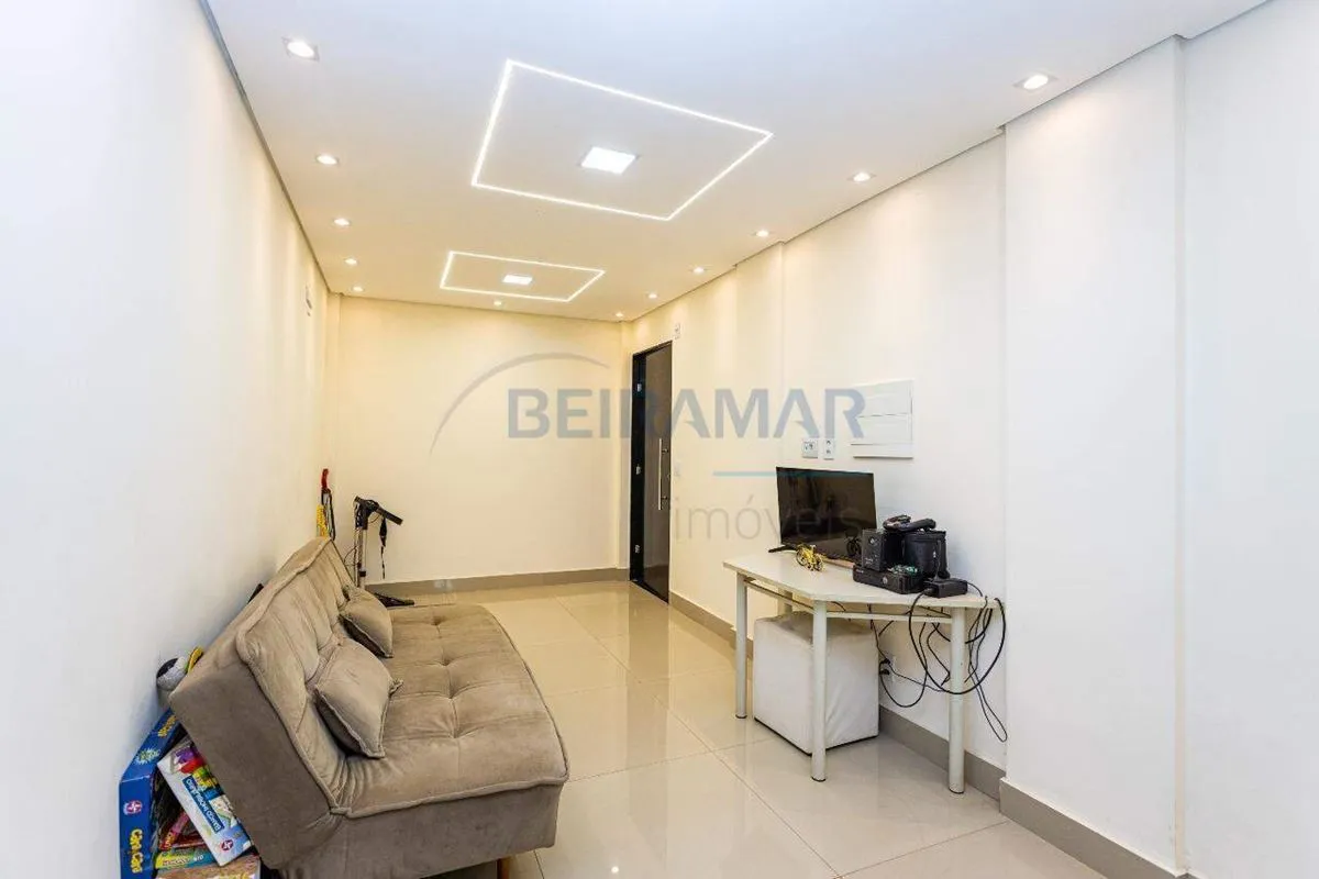 Excelente oportunidade para quem busca um imóvel espaçoso, bem iluminado e com f...