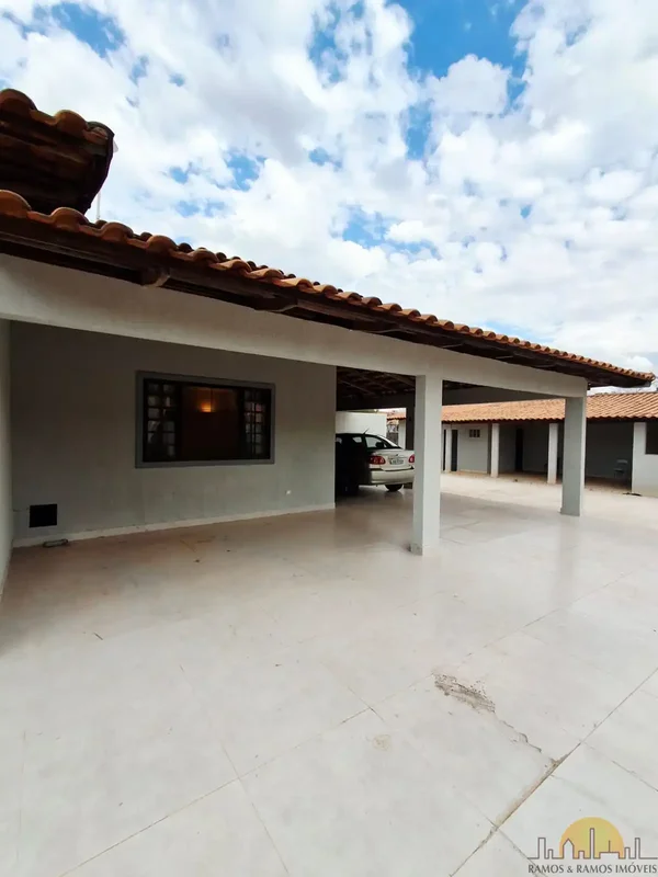 RAMOS & RAMOS IMÓVEIS VENDE:Casa Exclusiva de Esquina no Condomínio Quintas da A...