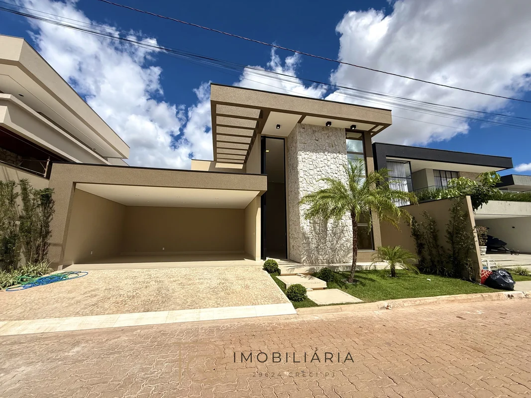 TRG imobiliária Vende!!Casa de alto padrão em condomínio fechado! Excelente loca...