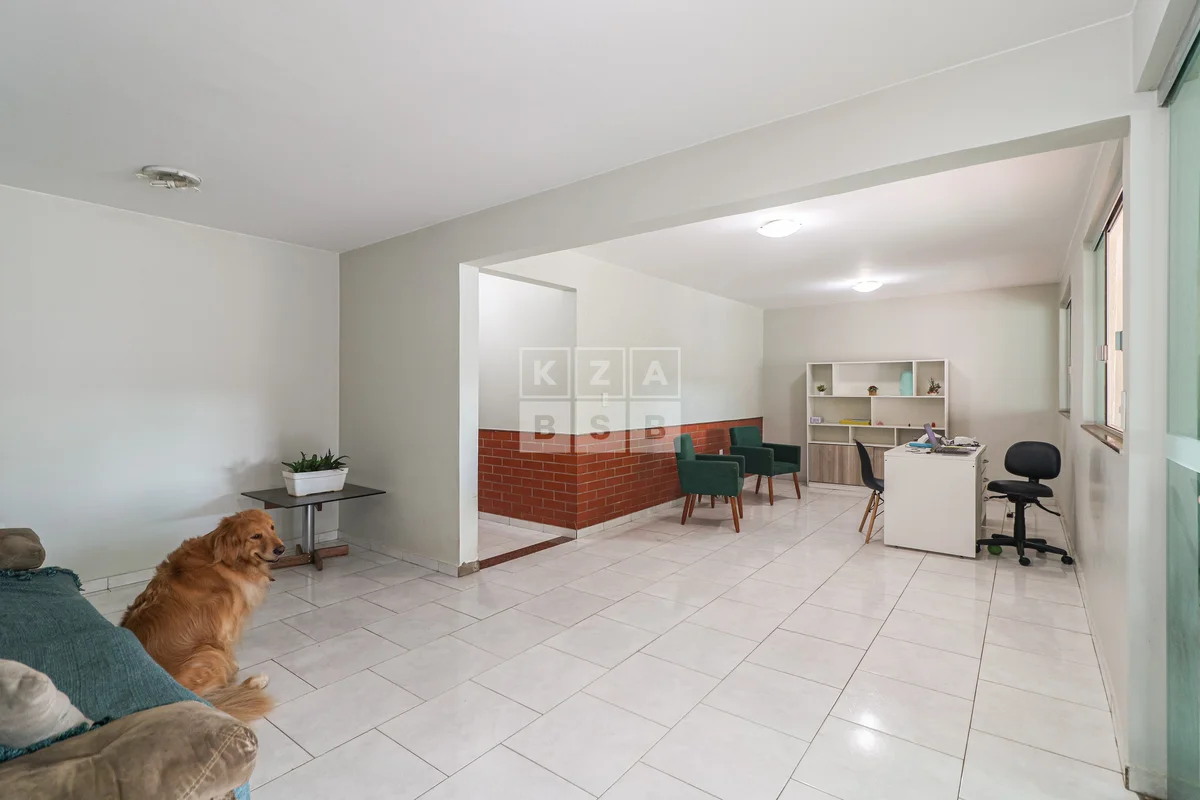 Casa sobrado Qe 15 380 m2º.6 quartos2 suítes4 banheirosCozinha muito espaçosa co...