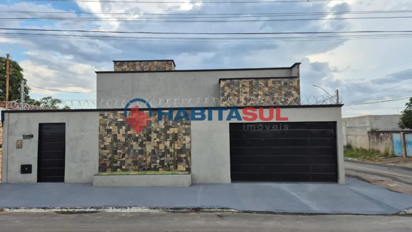 Ótima oportunidade!!!Casa de esquina terreno com 380m² e 240m² de área construíd...