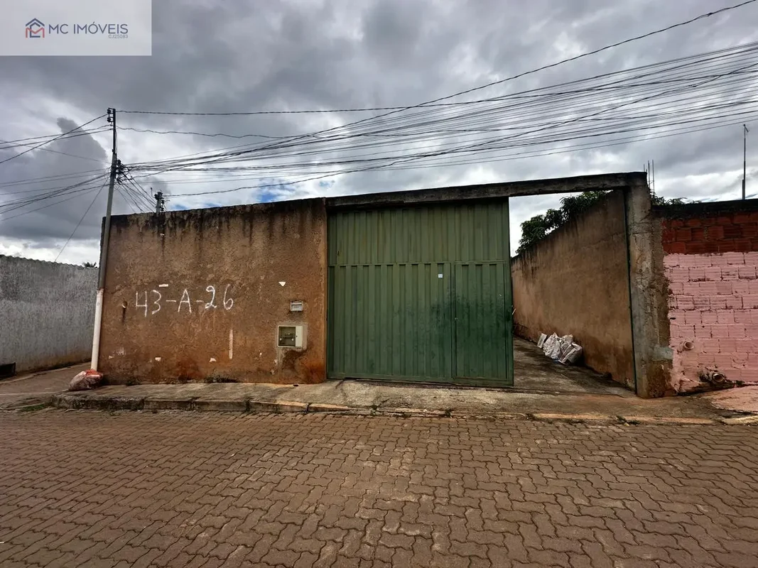 Casa à Venda no Sol Nascente Trecho 1 | 2 Quartos | Lote de Esquina | 300m²Ótima...