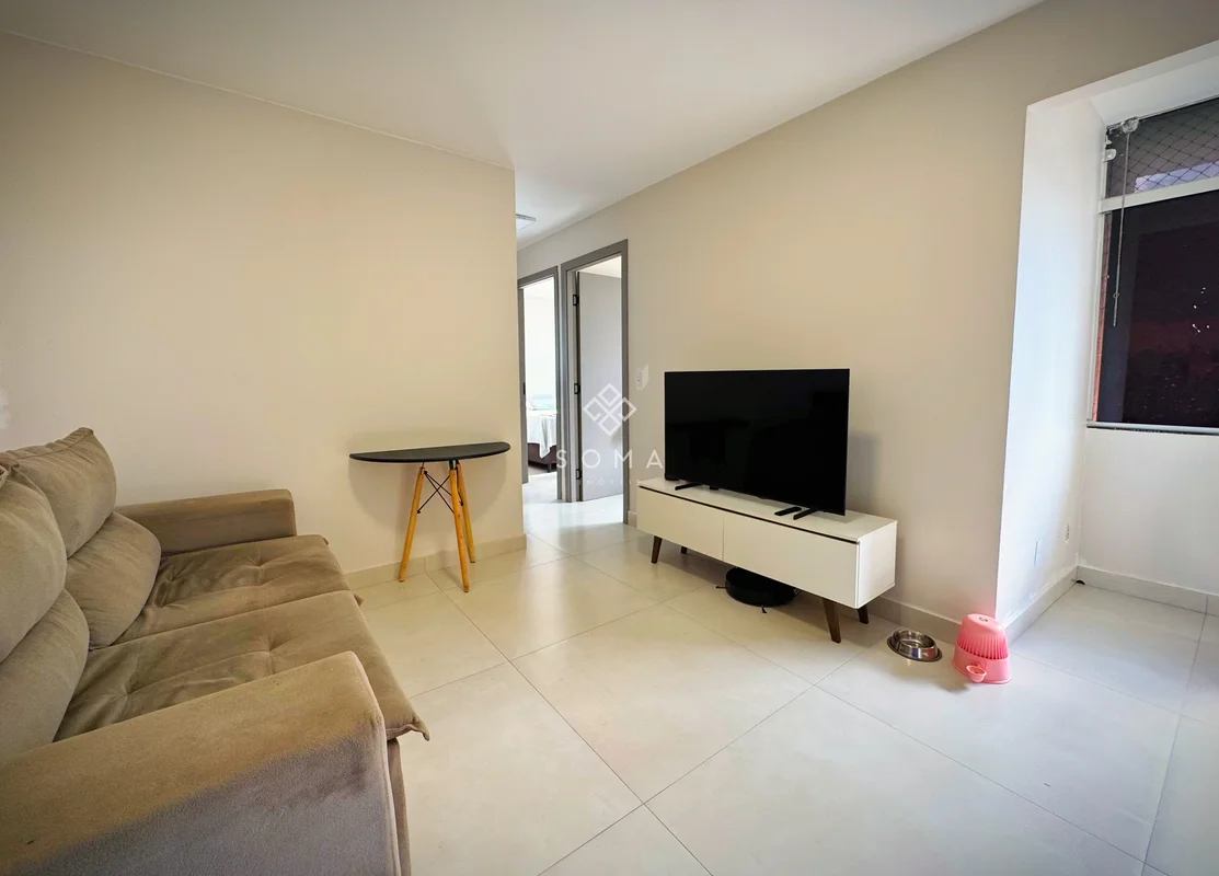 ESPECIFICAÇÕES DO APARTAMENTO: - Sala ampla- Varanda com blindex- Cozinha com ba...