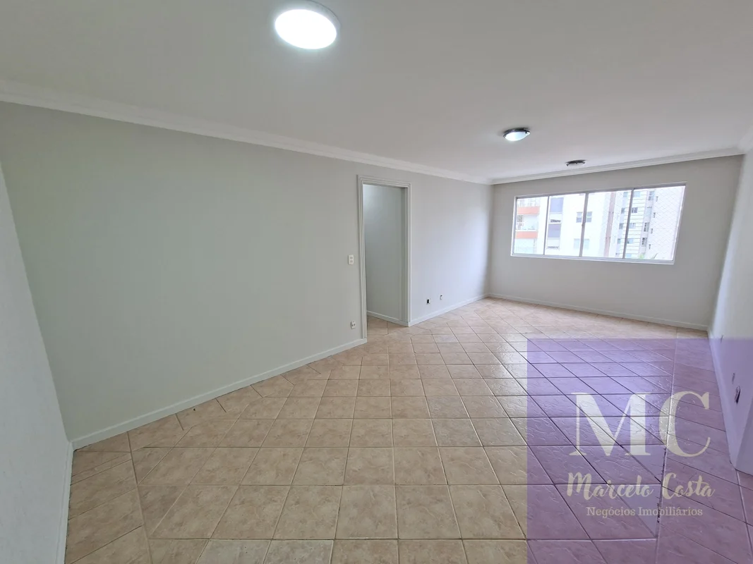 Apartamento de canto e nascente, composto de:03 quartos sendo 01 suíte;Sala com ...