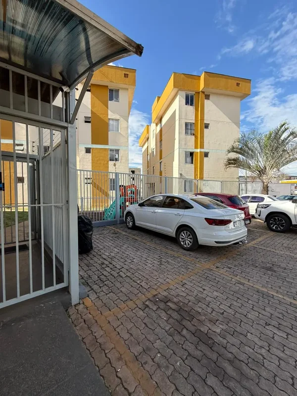 JDM IMOBILIÁRIA VENDE:Apartamento reformado na QR 122 - Samambaia SulR$260 mil ,...