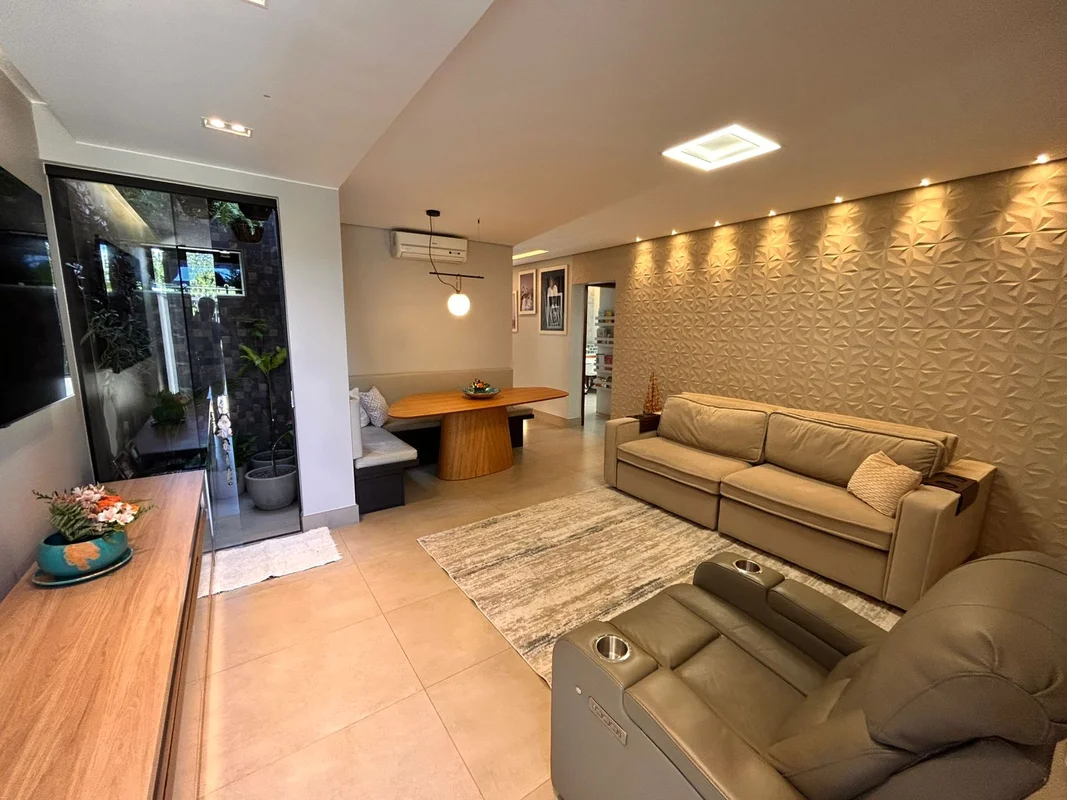 Casa à Venda na Quadra 4, Conjunto C – Sobradinho | 3 Quartos | Alto Padrão | En...