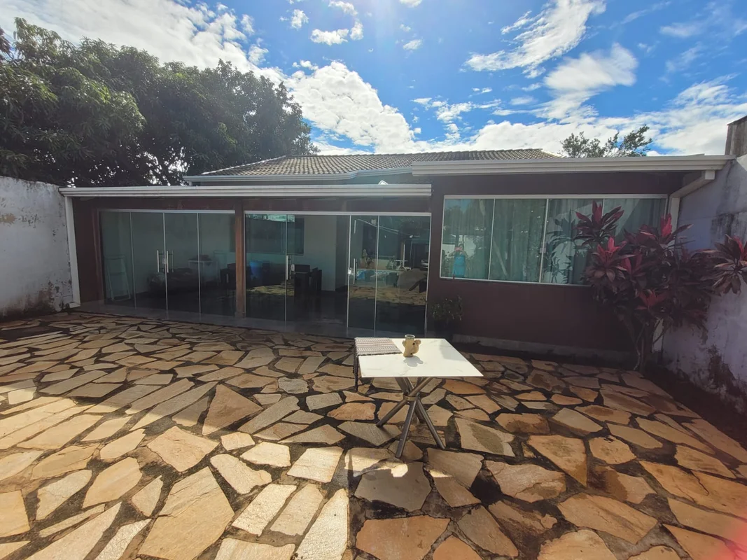  CASA DOS SONHOS – RUA 12 | VIA ESTRUTURALCondomínio vazado | Localização privil...