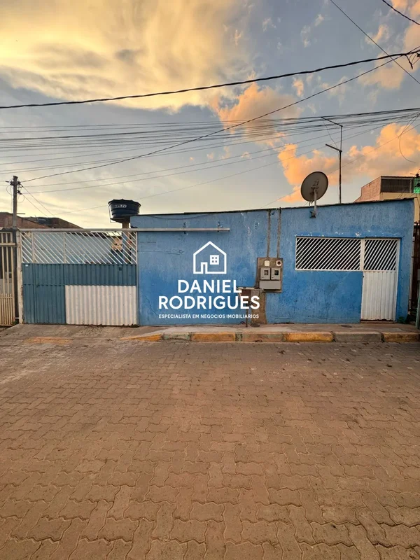 Vendo Casa no Sol Nascente Trecho 2 Próximo do Sacolão Qualithy São 2 casas no l...