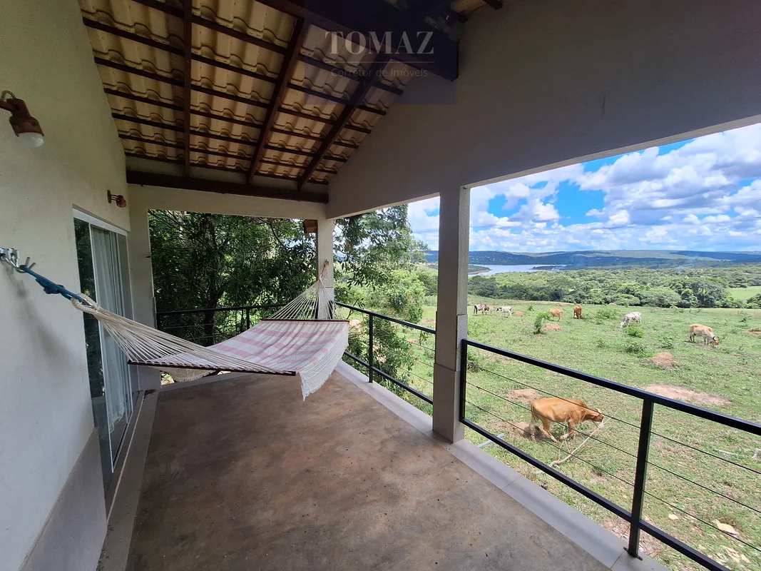 Rancho em condomínio à beira do Lago Corumbá IV.São dois lotes juntos com duas u...