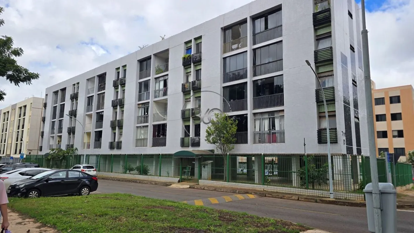 O Condomínio do Edifício Mont Vert é um prédio residencial tradicional localizad...