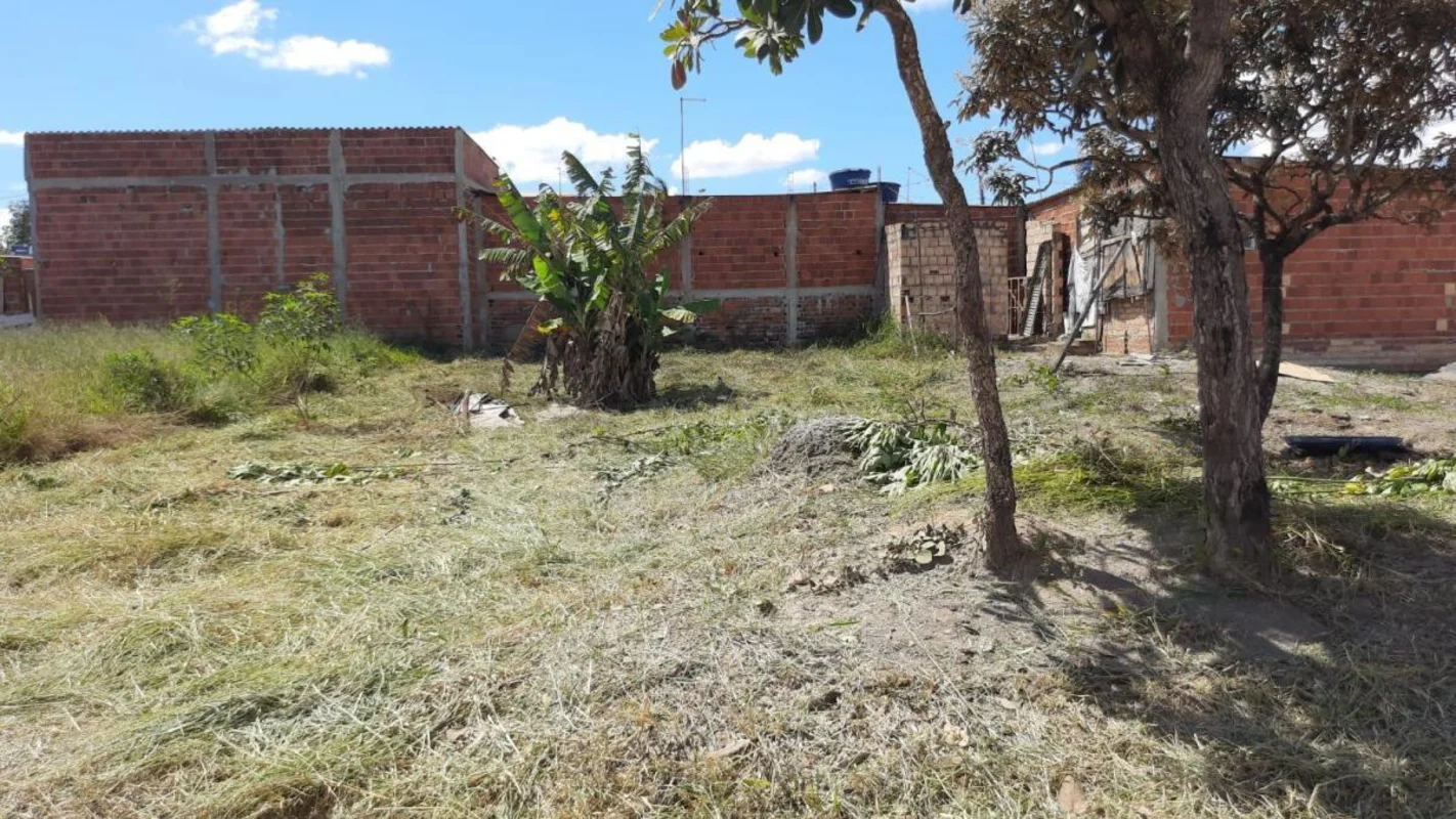 APRIMORE IMOBILIÁRIA VENDE: Lote 200m² 10 por 20 venha conhecer! Adriana Alves 6...