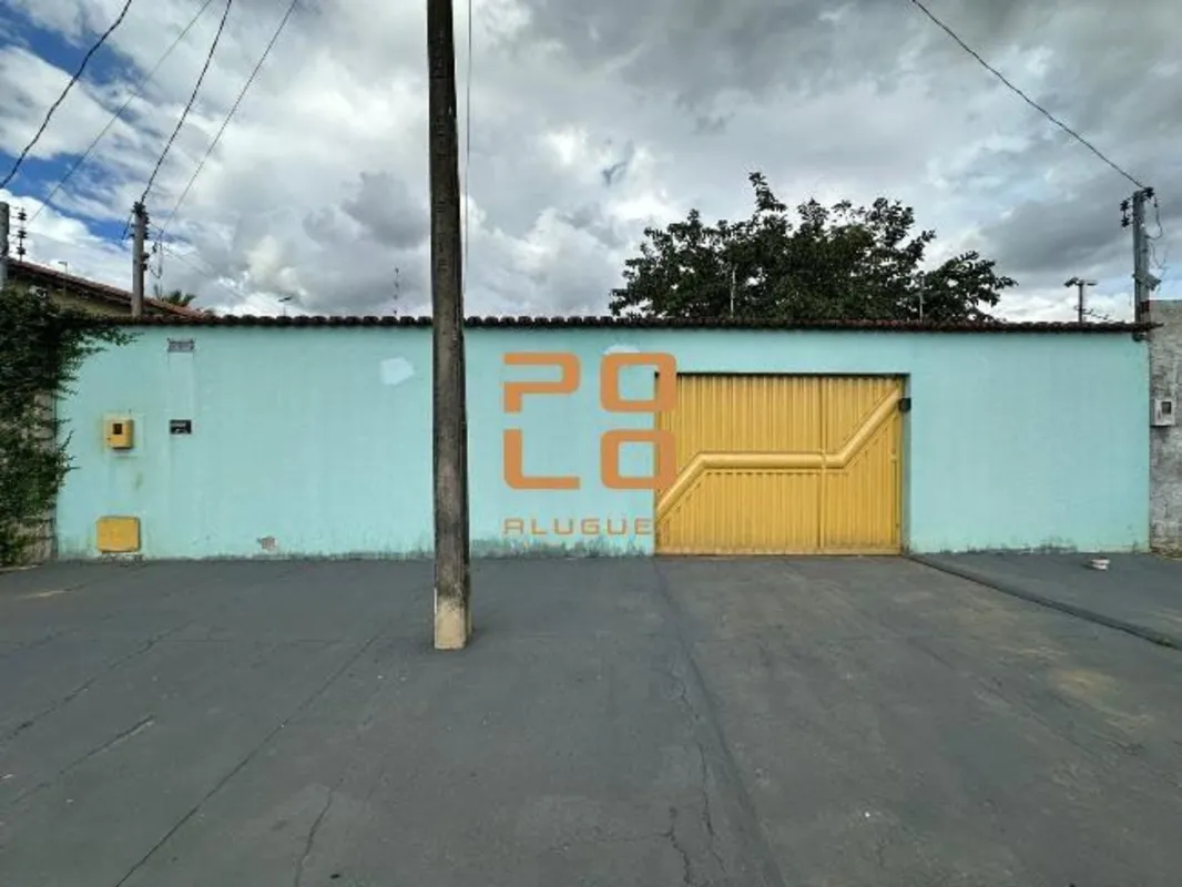 Casa para alugar em Abadia de Goiás, com 113 m². Possui três quartos, sendo um d...