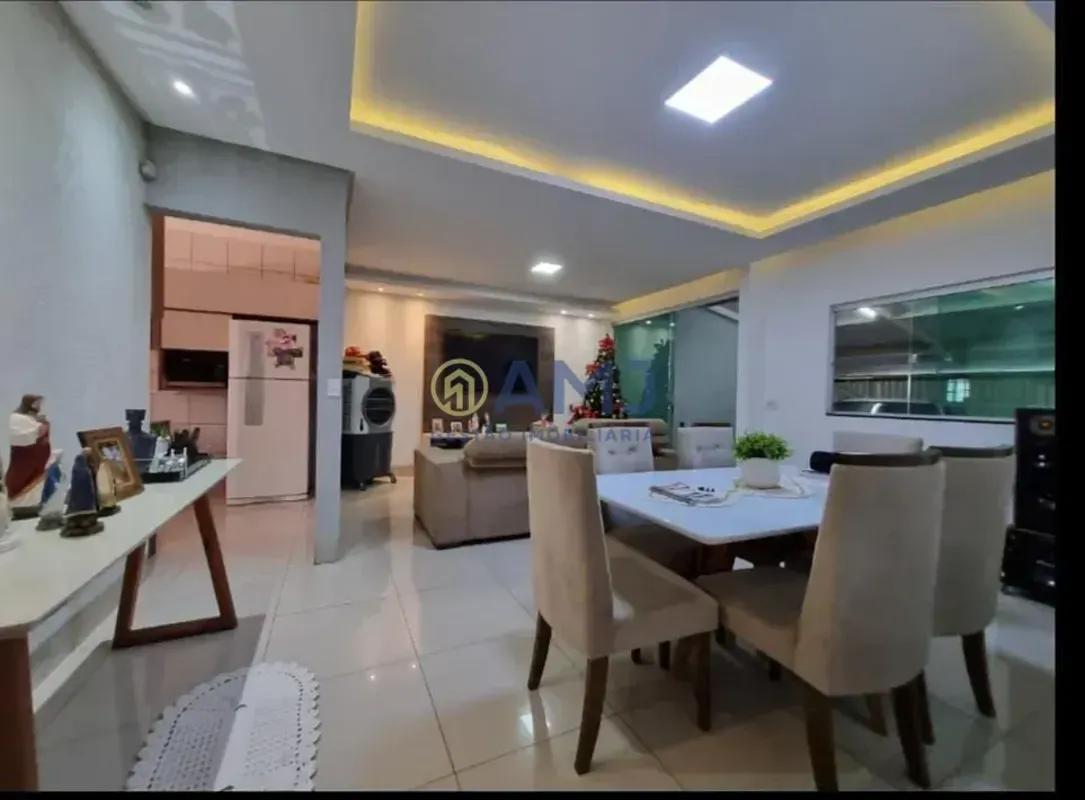 Excelente casa à venda no Residencial Solar Buganville!Imóvel ideal para quem b...