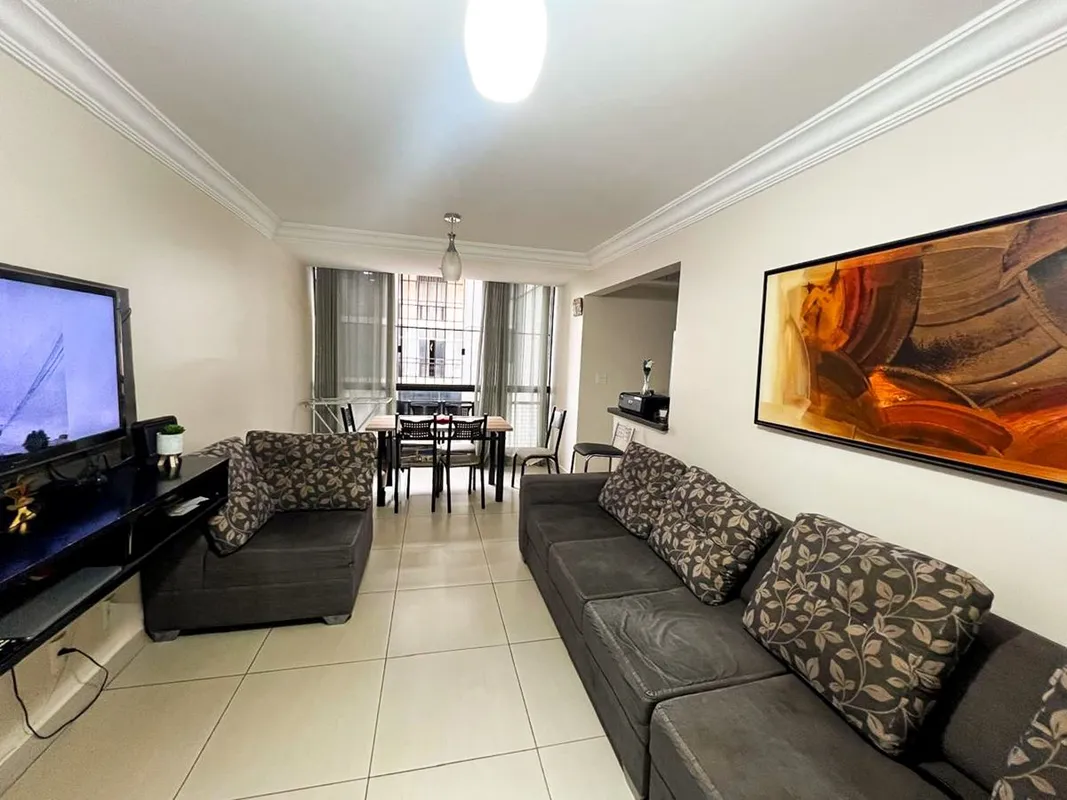 Apartamento de 79m² com 03 quartos, sendo 01 suíte, totalmente reformado, com ac...