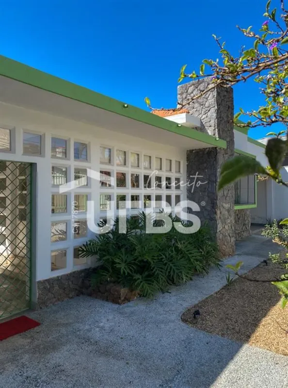 COD U-0031365 - Casa histórica restaurada à venda no Setor Sul – Arquitetura, ch...