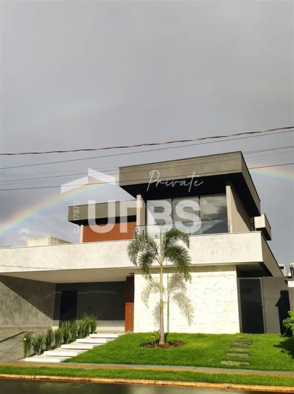 COD U-0026533 - Sobrado com 349 m² de terreno e 281,40 m² de área construída;Gar...