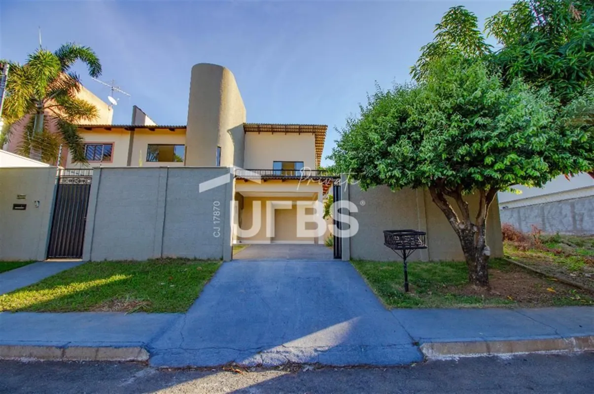 COD U-0030157 - Sobrado Espaçoso no Jardim Vitória: Seu Novo Lar em Goiânia Te E...