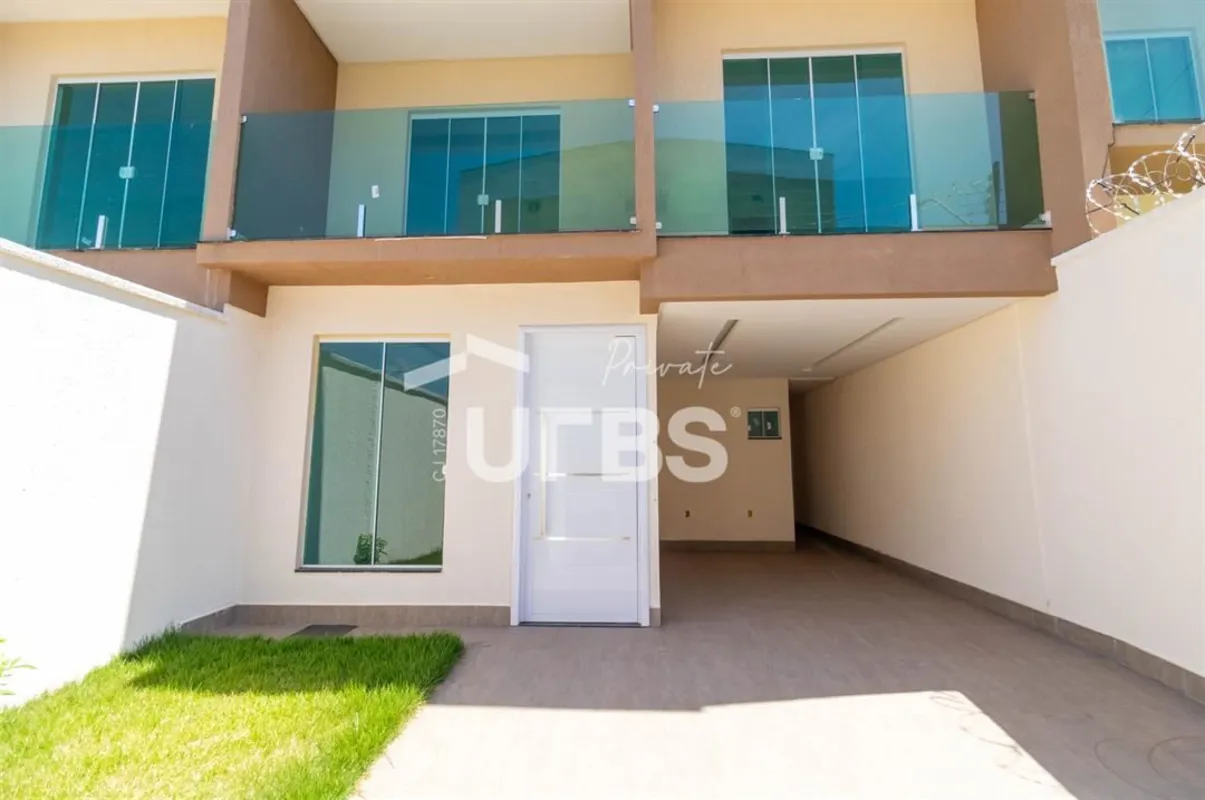 COD U-0021286 - Sobrado impecável em localização privilegiada no Setor Pedro Lud...