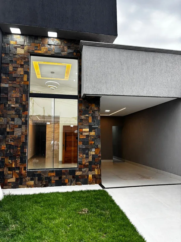 Casa à Venda – Cidade Satélite São LuizLocalizada a apenas 1,5 km do Buriti Shop...