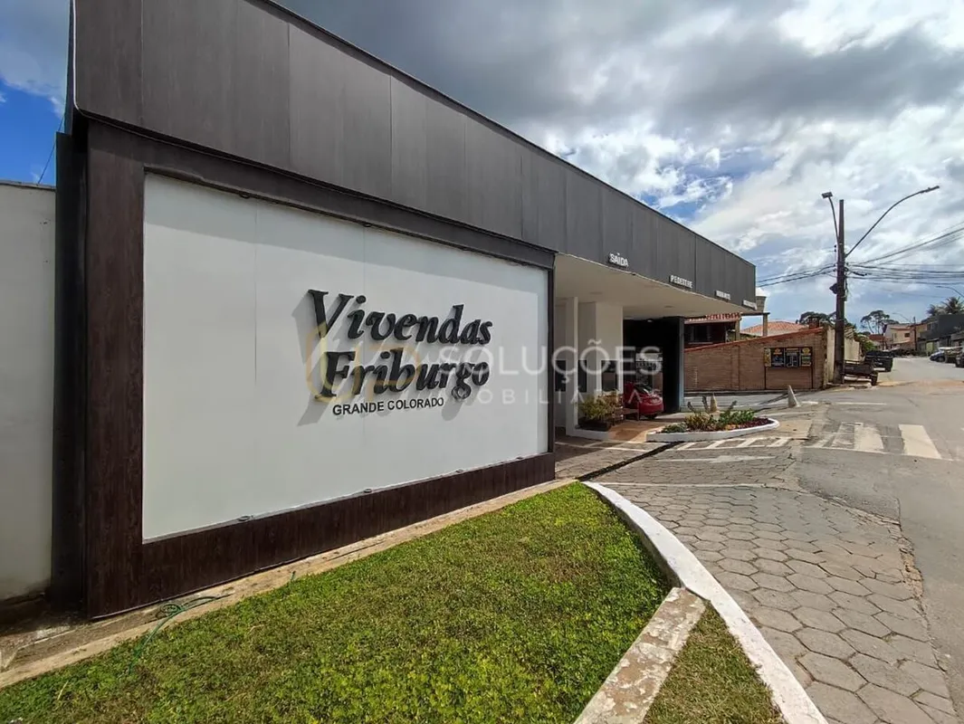 Plano | Murado | Terreno: 453m² | R$450.000,00Localização: Condomínio Vivendas F...