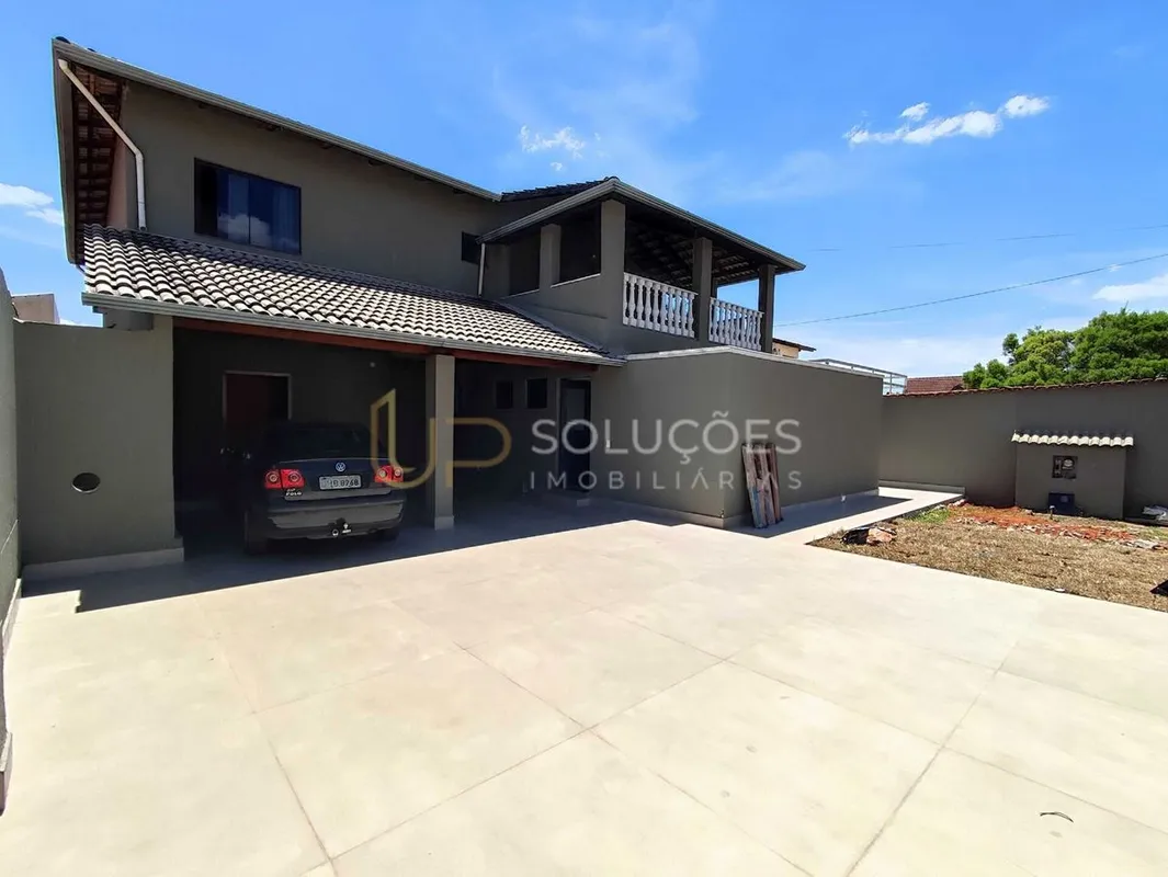 3 Quartos c/ Suíte | 3 Banheiros | Piscina | Terreno: 600m² | Construção: 410m² ...