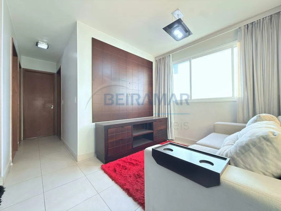 O imóvel conta com:- Sala mobiliada com sofá, mesa de jantar e painel de TV- Coz...