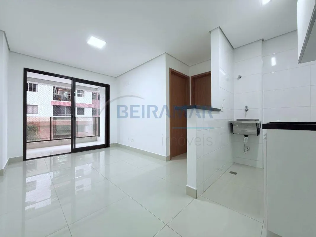 O imóvel conta com:- 1 Quarto com armários planejados- Sala com acesso à varanda...