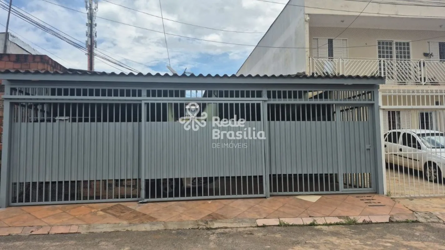 QN 7A | Casa com 3 kitinets e 2 Vagas de Garagem - Riacho fundo IIExcelente opor...